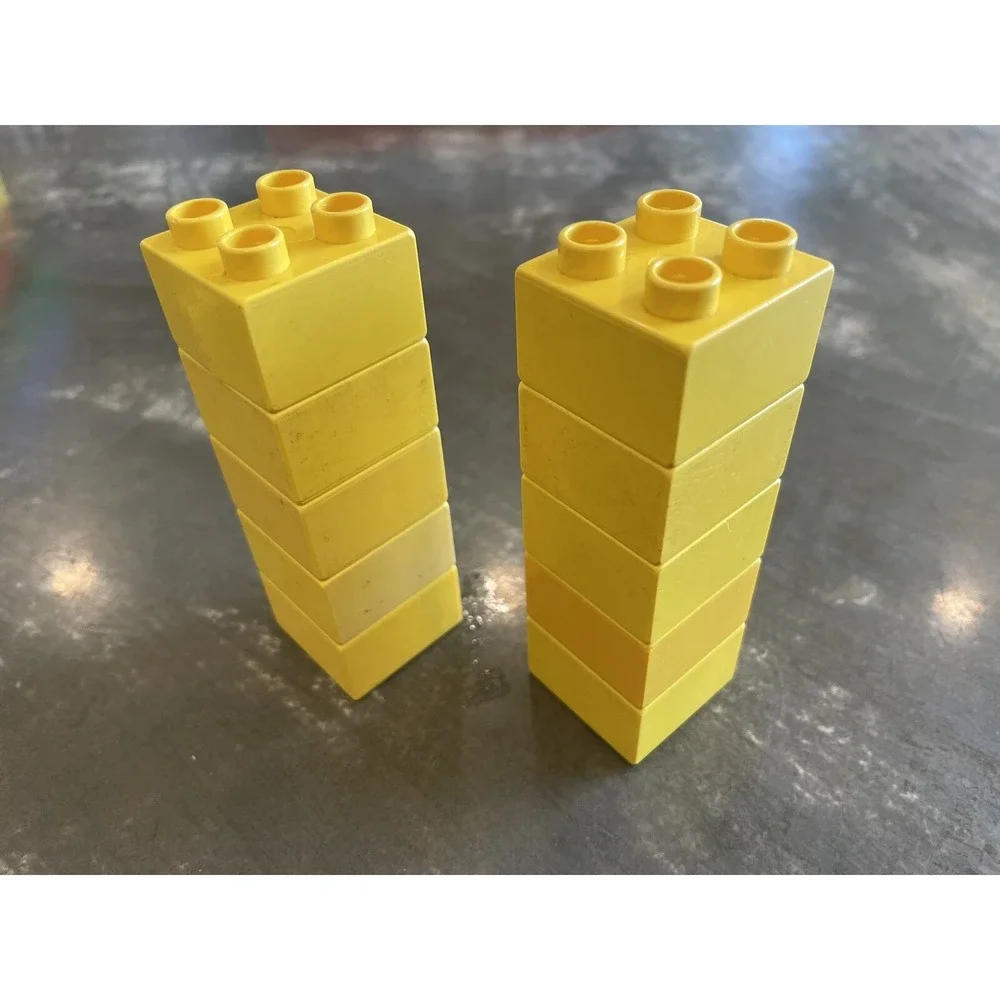 LEGO DUPLO Building Blocks 26pc YELLOW Mixed Size Lot Toy/Gift/STEM - Picture 4 of 5